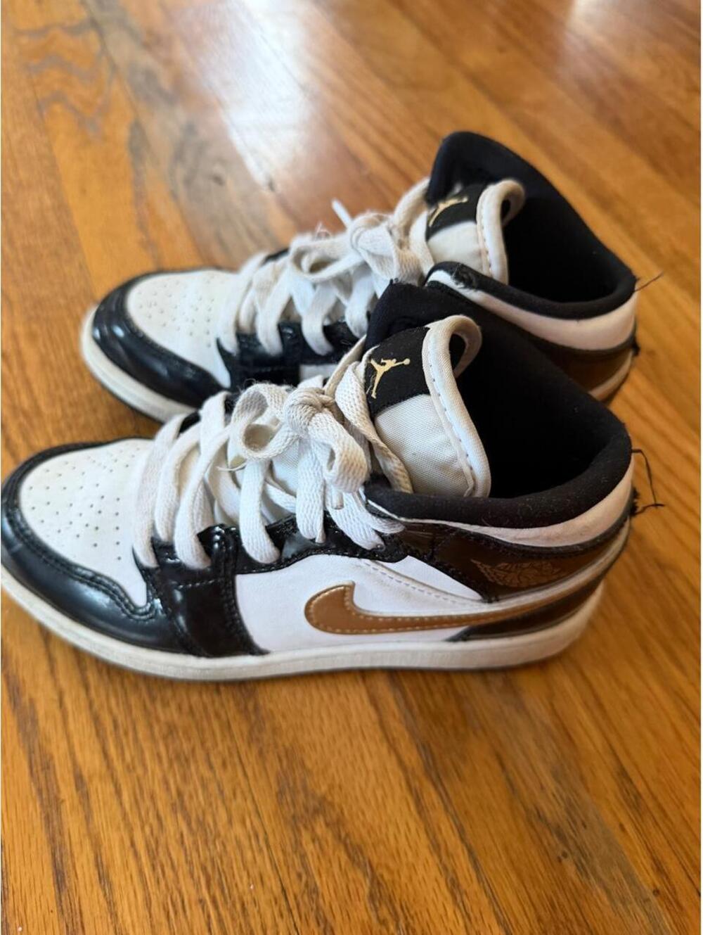 Jordan Kid's Black and White Trainer